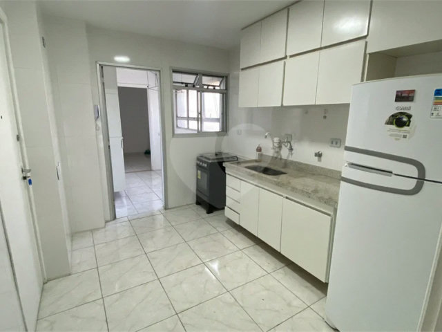 Apartamento à venda com 3 quartos, sendo 1 suíte,  em Campo Belo, São Paulo, SP