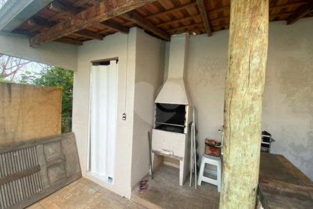 Excelente casa toda reformada e com otimo acabamento com churrasqueira e piscina