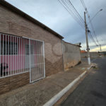 Casa com edícula no Abdelnur.