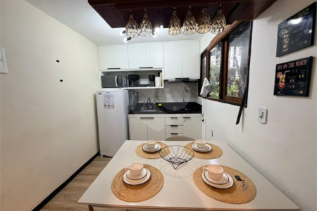 Casa à venda com 2 quartos, sendo 1 suíte, em Geribá, Armação dos Búzios, RJ