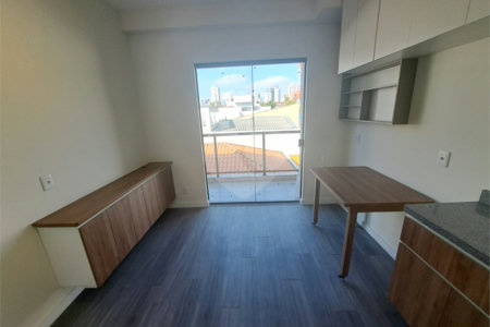 Studio de 35m2 à venda reformado com varanda na Vila Clementino