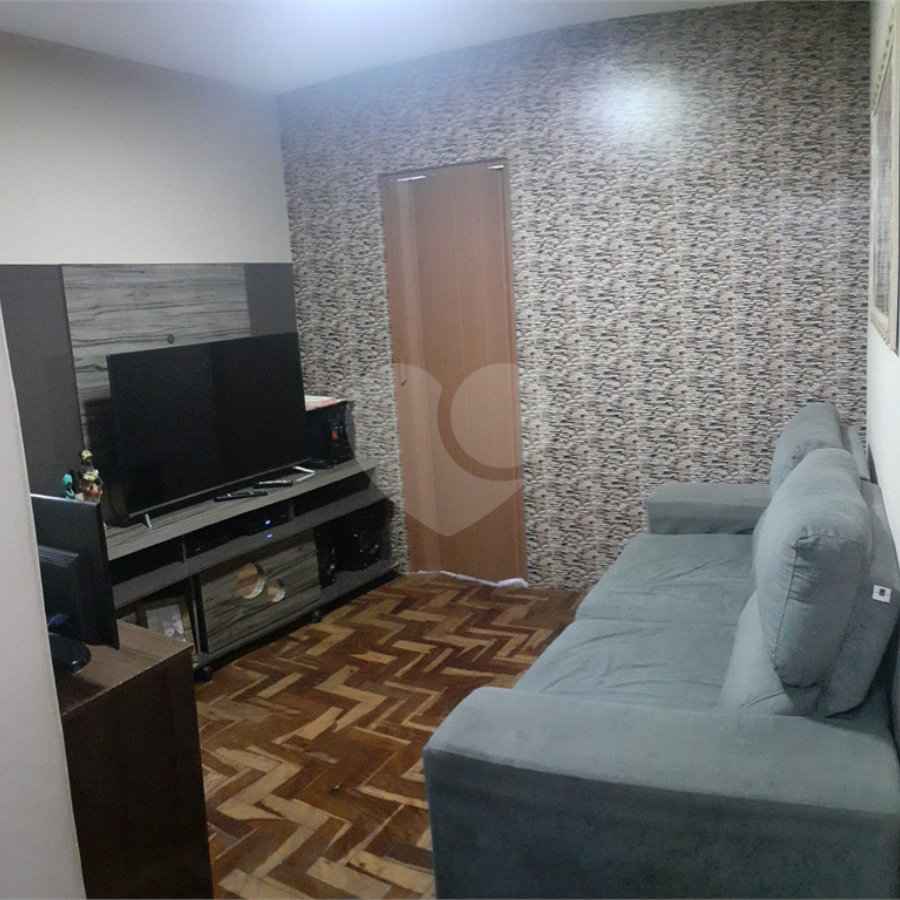 Apartamento à Venda no Bairro do Brás com 52 m² 2 quartos e armário embutido
