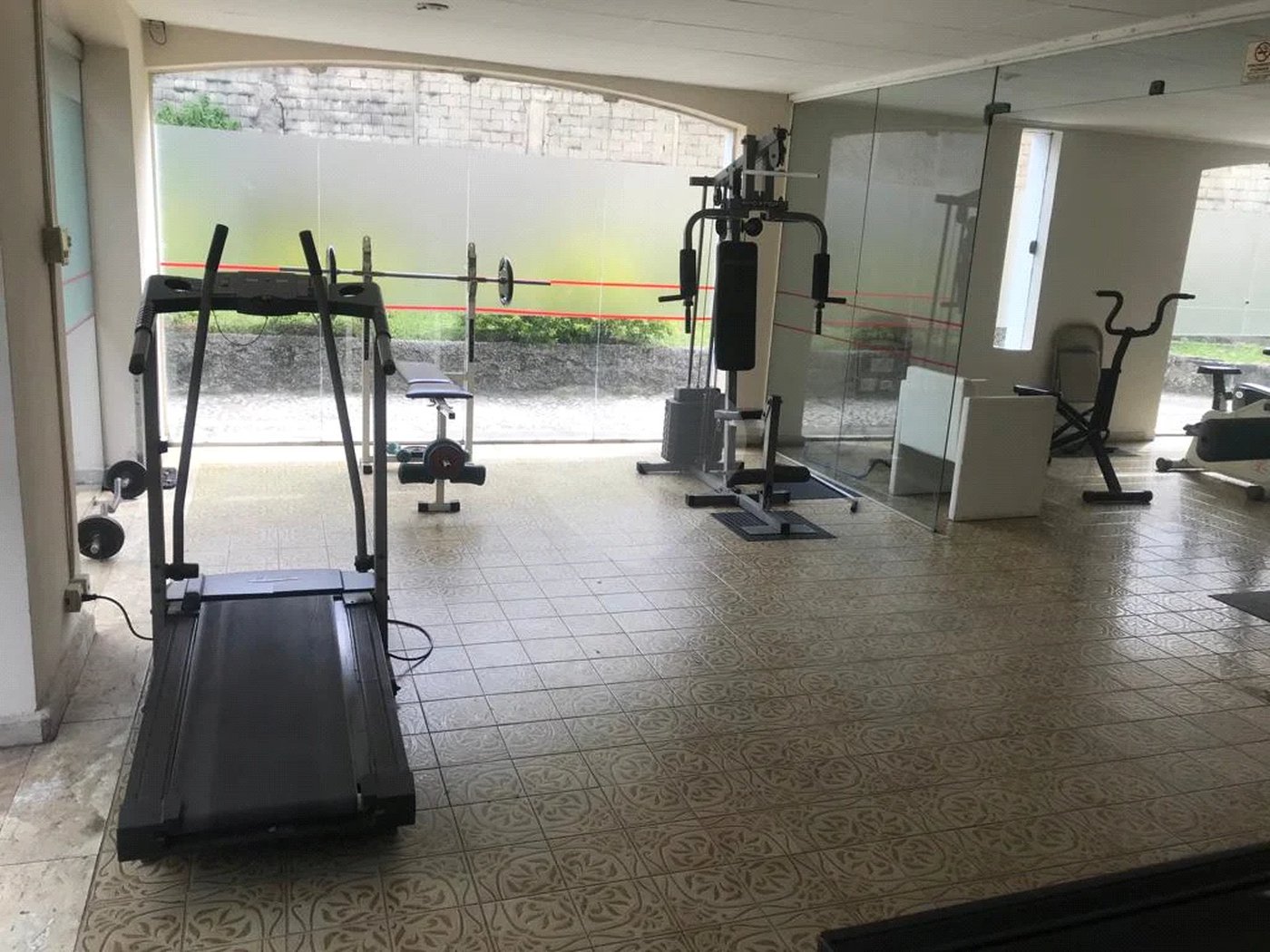 Espaço e Segurança no Bom Retiro: Apartamento de 100 m² com Infraestrutura Completa