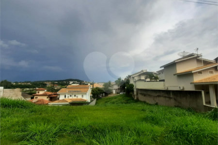 Lindo terreno a venda no condomínio Villaggio Capriccio