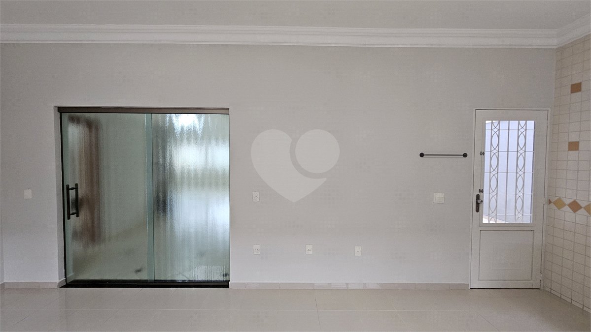 Casa Locação e Venda Condomínio Portal de Itaici 04 Dormitórios 02 suítes