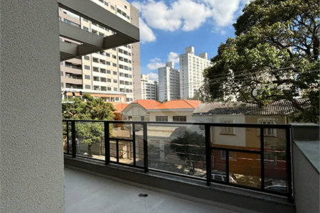 Apartamento aconchegante com terraço e sacada