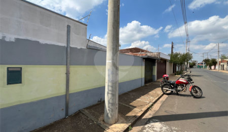 Casa à venda com 2 quartos em Vila São José, São Carlos, SP