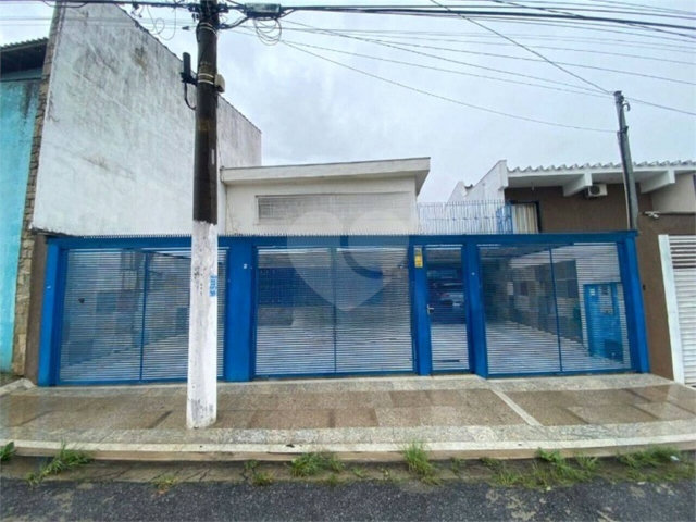 Casa à venda ou para alugar com 4 quartos, sendo 1 suíte,  em Jardim Nossa Senhora do Carmo, São Paulo, SP