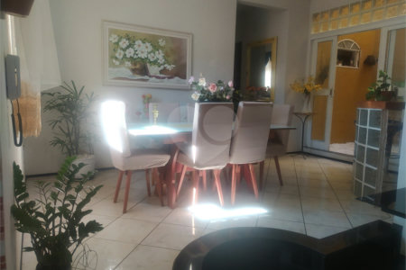 Linda casa com 3 suítes a venda na Vila Pasti em Louveira
