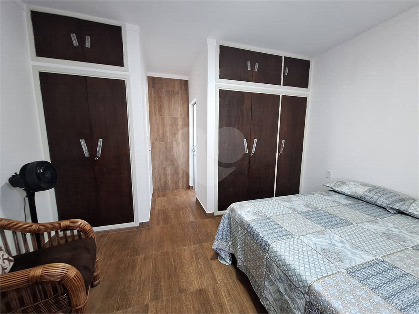 Casa à venda com 2 dormitórios á venda.