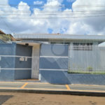 Casa à venda com 3 dormitórios, sendo 1 suite e ampla área de lazer no Jardim Brasil