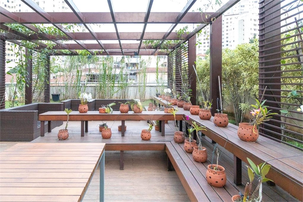 Apartamento 82 m² com varanda 2 dormitórios sendo 1 suítes 1 vaga.