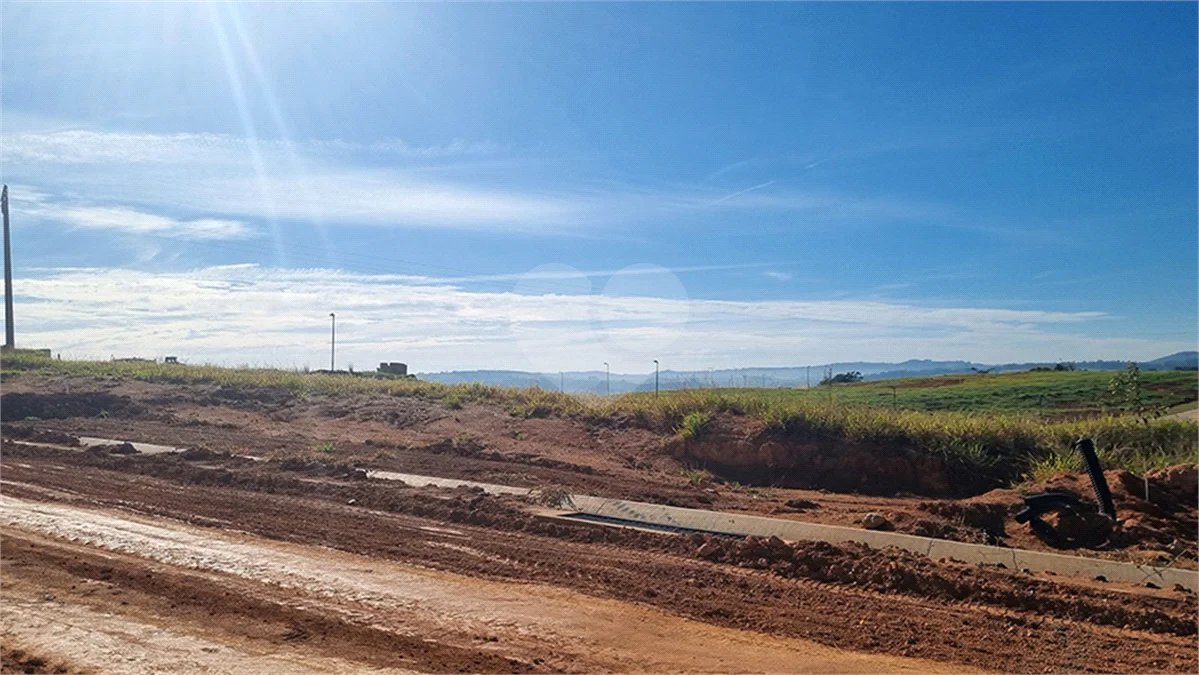 Lote de 600 m² com Potencial de Vista e Localização Reservada no Santana da Lapa – Joaquim Egídio