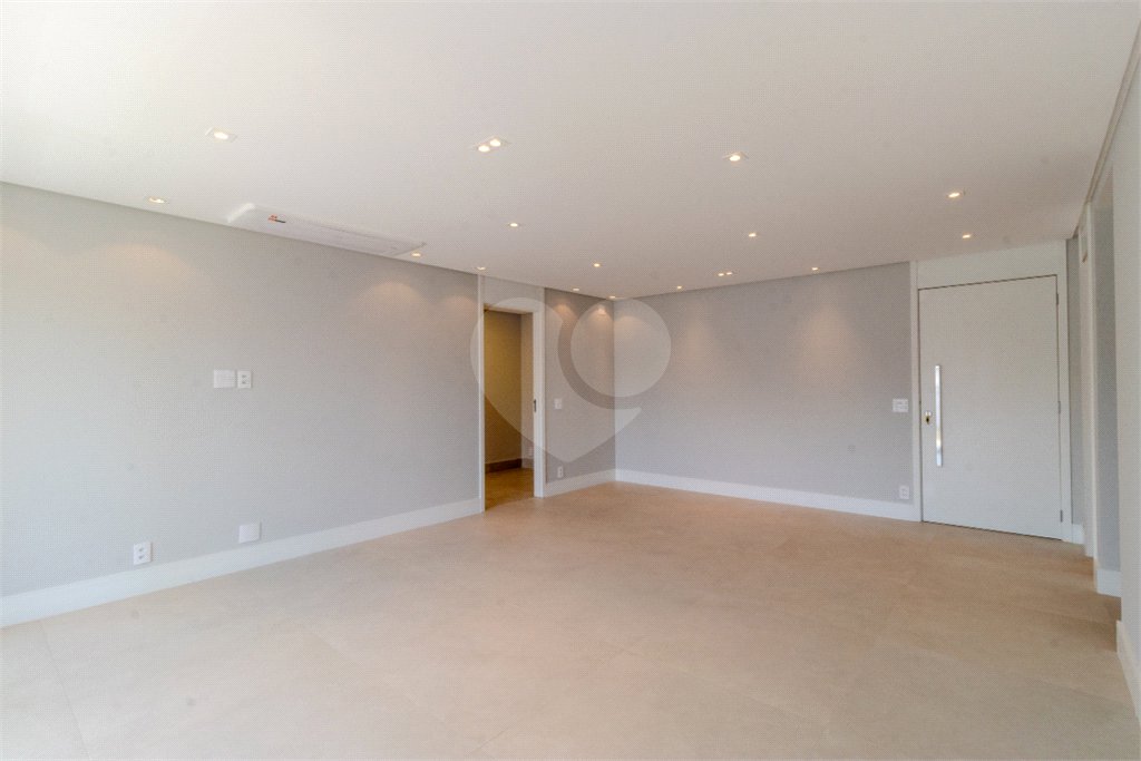 Apartamento para venda em Moema com 3 quartos, sendo 3 suítes, 2 vagas, 149 m²