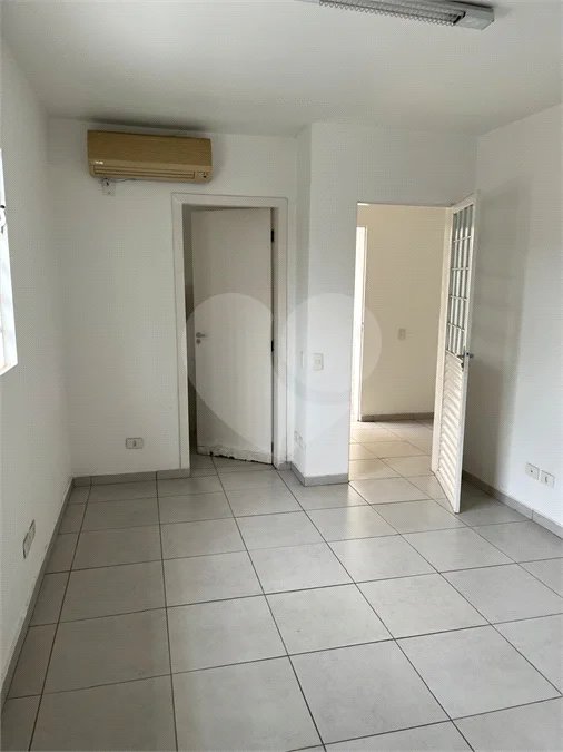 Ótimo Prédio Comercial !! Vende Total ou Aluga andar superior..OPORTUNIDADE !