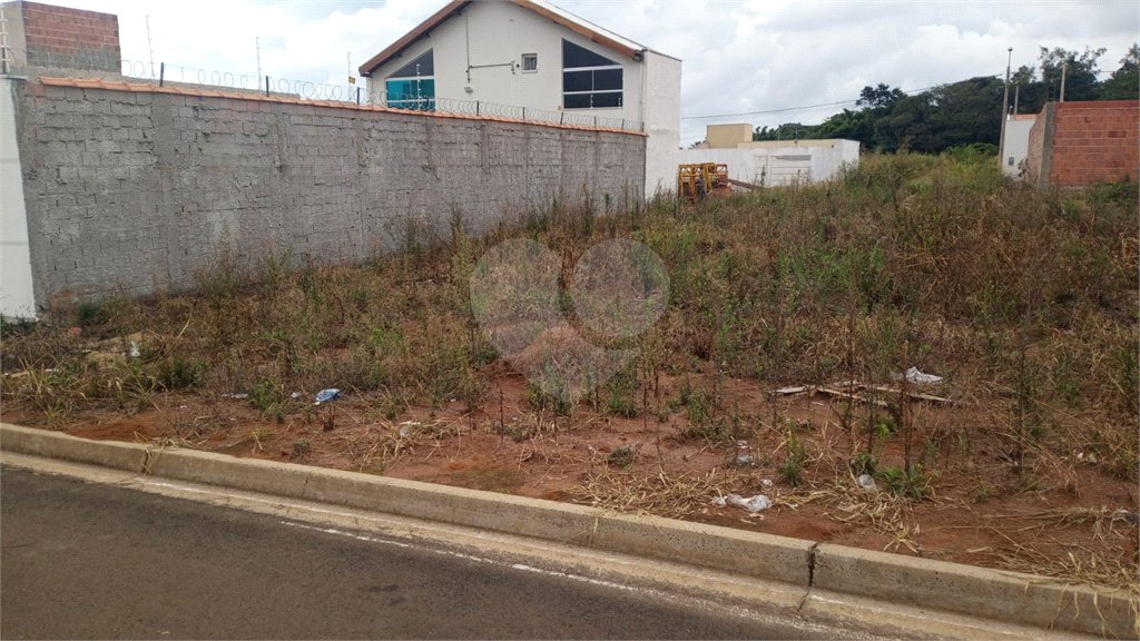 Lote no Jardim do Bosque, aceita financiamento ou aquisição de terreno e construção .