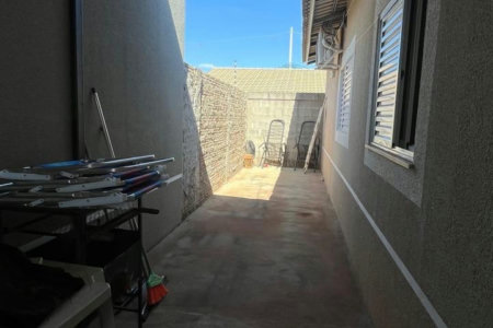 Casa à venda com 3 quartos, sendo 1 suíte,  no condomínio Eco Ville 4, Três Lagoas - MS