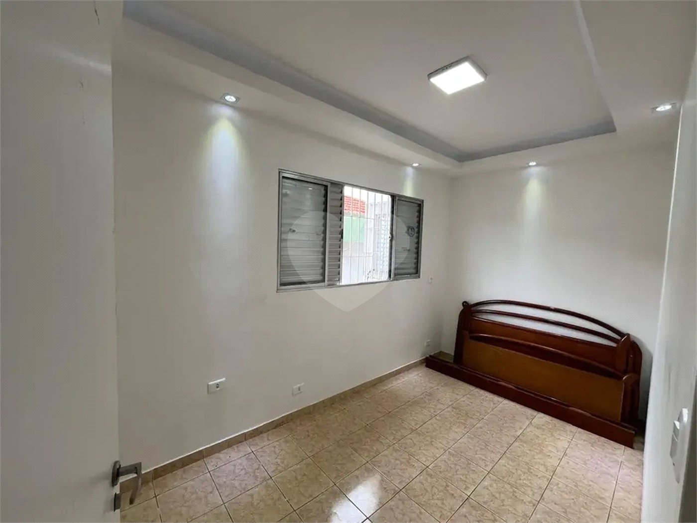 SOBRADO COM 350 M2 ( ABAIXO DO PREÇO DE MERCADO) 3 DORMITÓRIOS 3 SUÍTES SAÚDE