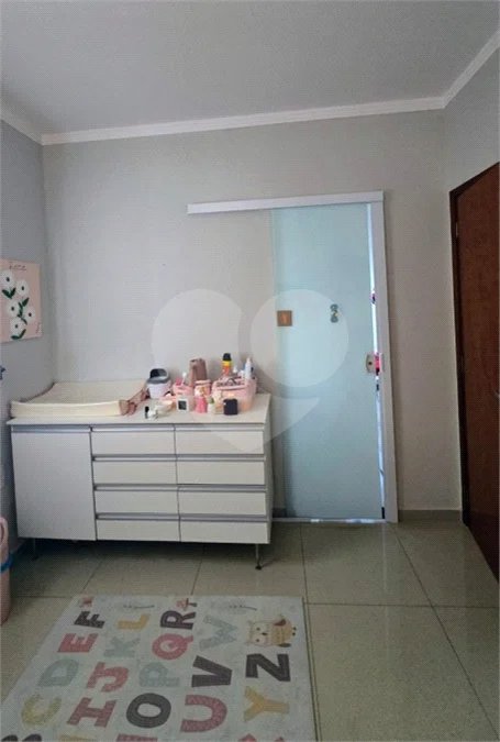 Casa em condomínio Alvorada em Araraquara com 3 dormitórios e piscina
