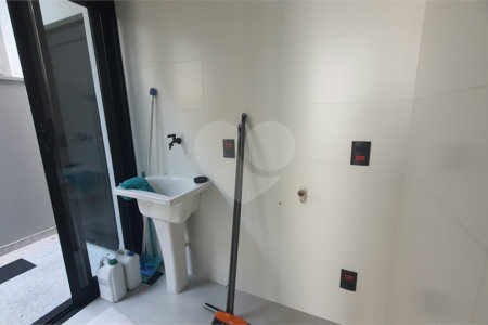 Casa à Venda de 03 dormitórios em São Carlos, no Condomínio Faixa Azul