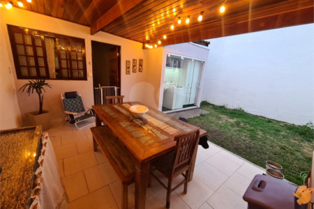 CASA A VENDA EM CONDOMINIO FECHADO RESIDENCIAL BELL PARK, JARDIM UIRA, 2 DORMITORIOS SENDO 1 SUÍTE,