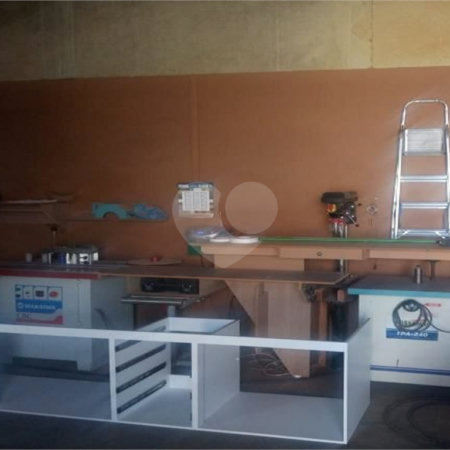 Casa Térrea com 3 dormitórios.