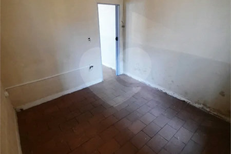 Jardim Morada do Sol- casa de vila- frente- sem vaga de garagem,(garagem pra moto,) - 1 dormitório, wc, cozinha, lavanderia - R$ 1000,00- com iptu- aceita 03 caução, fiador, 08 titulo de capitalização, obs - água e energia compartilhada, Ótima localização, próxima ao distrito i