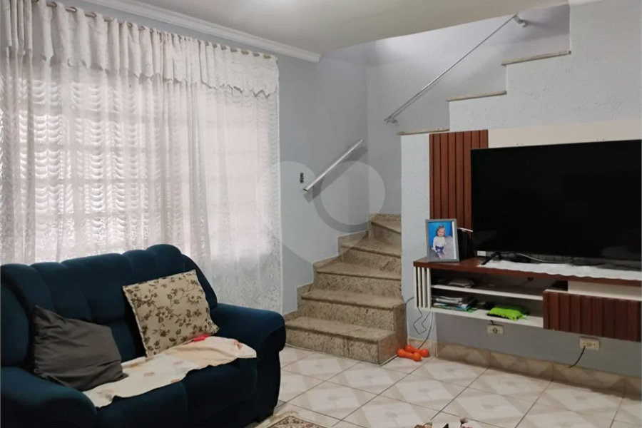 Vende-se casa na Vila Santa Catarina - Excelente oportunidade para investimento e geração de renda
