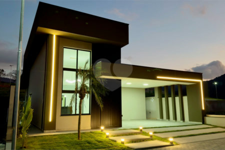 Casa térrea 3 dormitórios (3 suítes), espaço gourmet, piscina, 2 vagas garagem, condomínio fechado com ampla área lazer