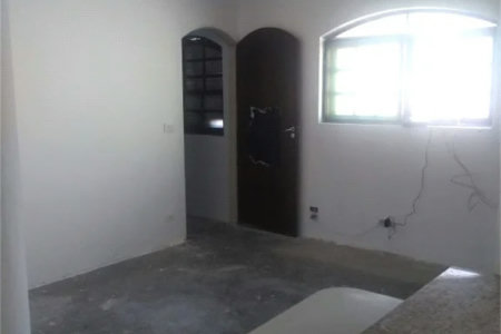 EXCELENTE OPORTUNIDADE - Casa térrea