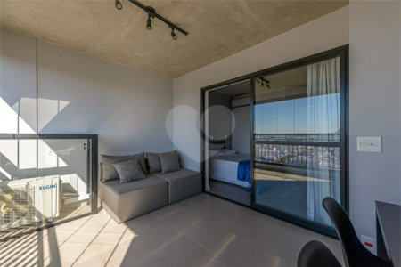 Apto com vista linda e piscina no Bom Retiro