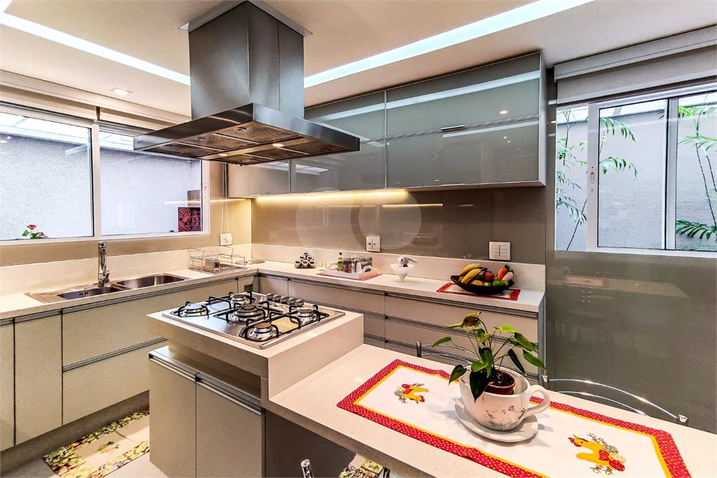 Casa à venda com 3 suítes no condomínio Residencial Paineiras, São Paulo - SP
