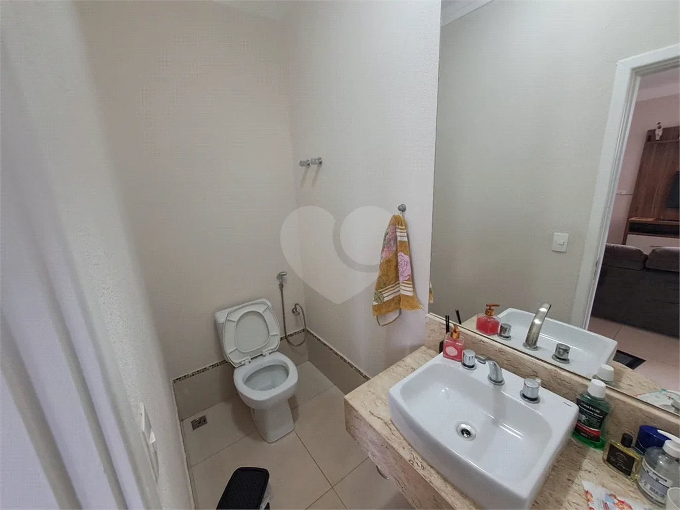 Linda Casa 3 dormitórios com piscina - R$ 950.000,00