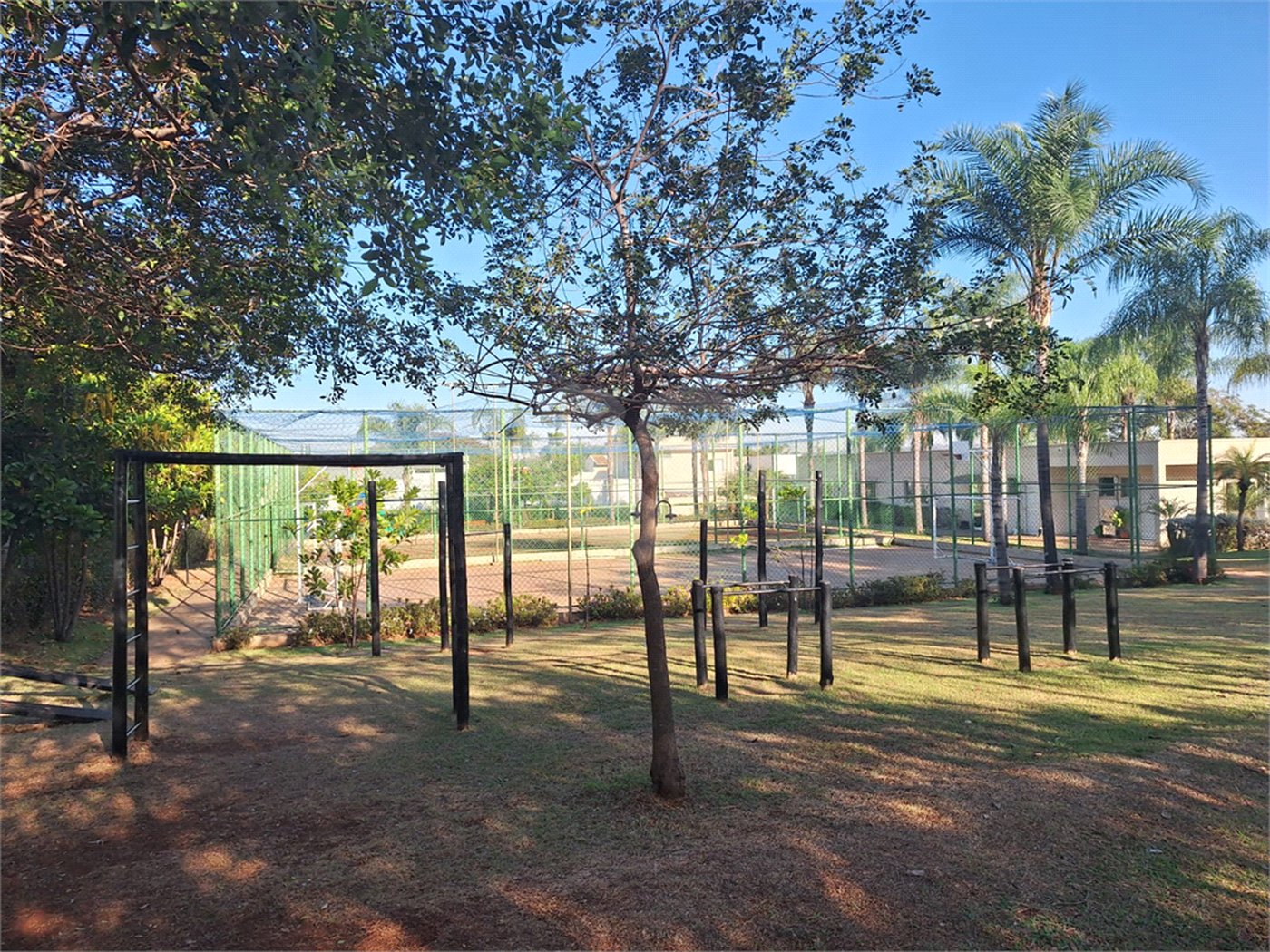 LINDA CASA NO CONDOMÍNIO PARQUE ATLANTA- Araraquara/SP