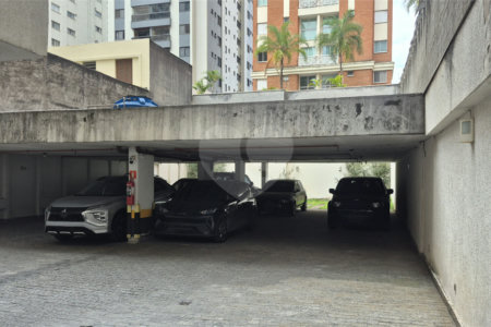 Sala comercial para venda ou locação na Brig.ís Antônio entre Paulista e Parque do Ibirapuera, 70 m², duas vagas de garagem