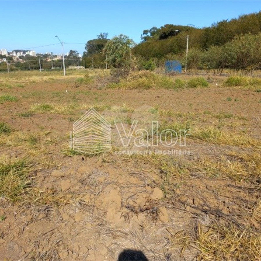Terreno com 286,00 m² de área total.