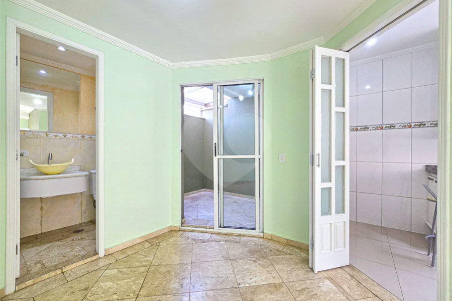 Casa em condomínio no Tucuruvi, 3 dormitórios, 1 suíte, 3 banheiros, 2 vagas e lazer com churrasqueira no condomínio