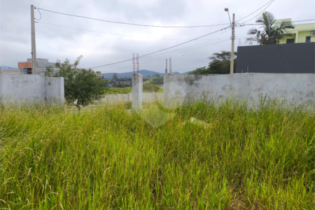 Terreno à Venda com 384m² - Serras de Atibaia II - Atibaia/SP.