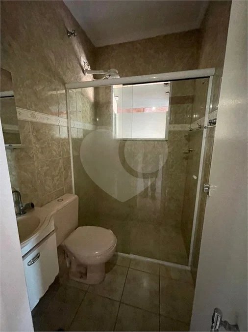 Sobrado com 4 dormitórios, 2 suítes, closet, varandas, escritório, jardim de inverno, espaço gourmet com churrasqueira e fogão a lenha e 3 vagas.
