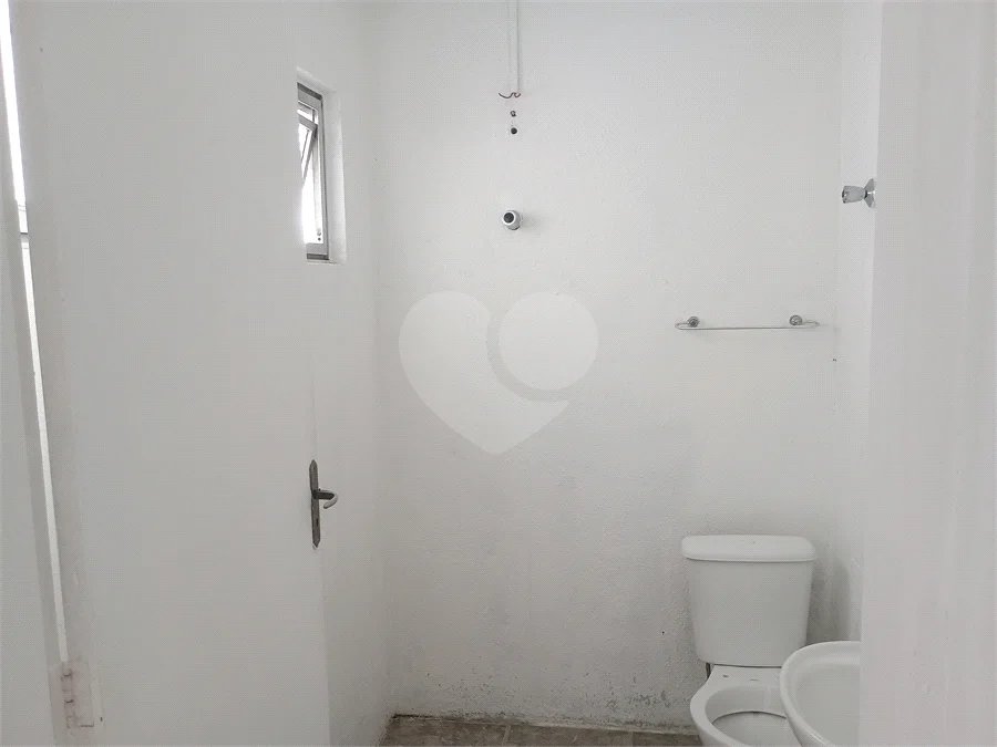Casa de 1 dormitório com quintal e jardim na Vila Ipojuca!
