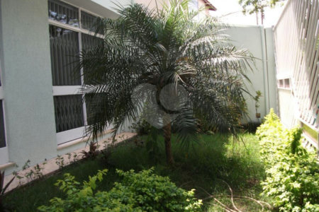 Excelente Sobrado à venda no Klabin -370 m2 construídos c/piscina - 3 Quartos/ 1 Suíte/10 Vagas