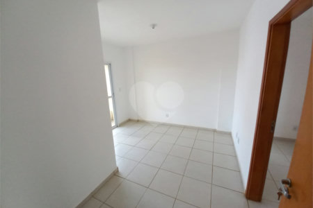 Apartamento no Condomínio Veneza