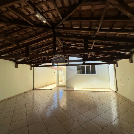 Casa á venda, com 3 dormitórios, no bairro Planalto paraíso em São Carlos.