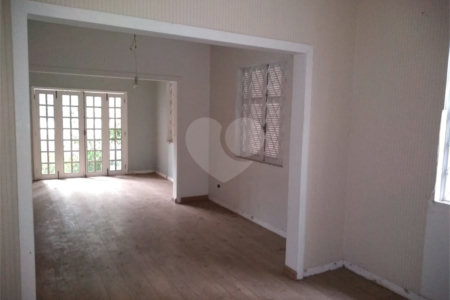 Excelente Casa Térrea Comercial em Região Nobre !!!