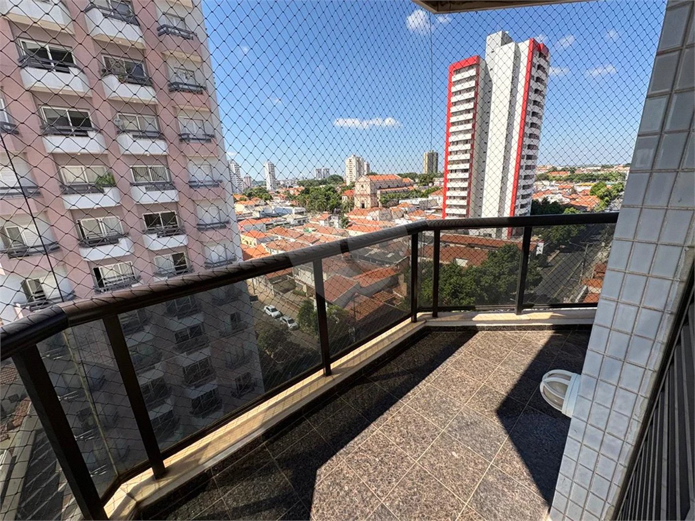 Apartamento disponível no Edifício Palladium no Centro de Piracicaba - SP.