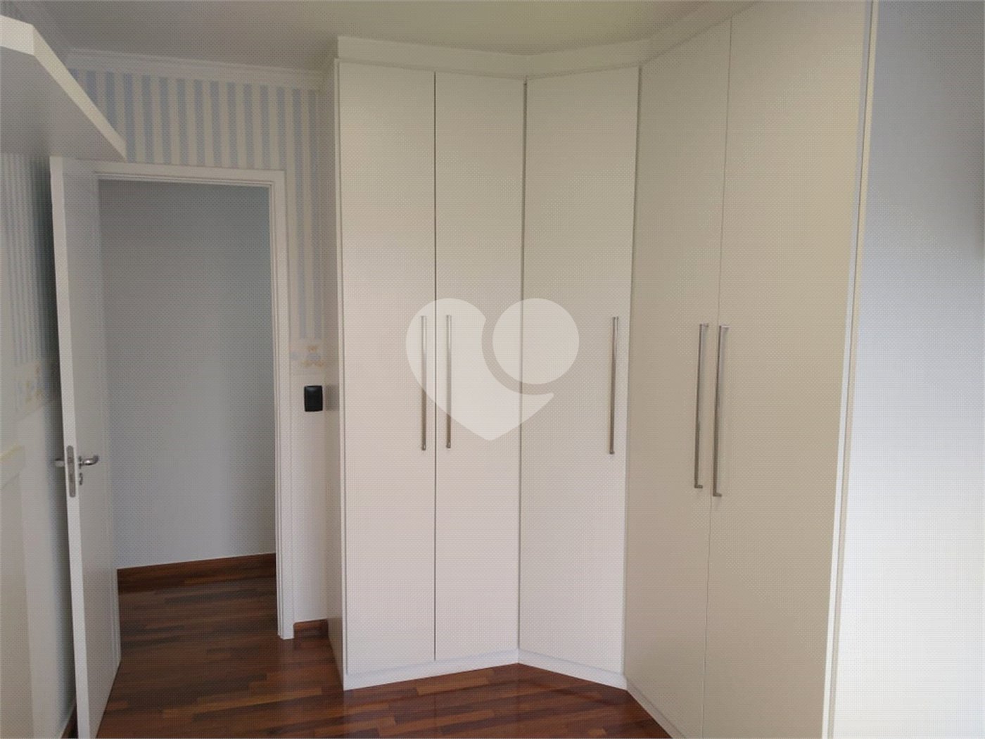 Apartamento 3 suítes, varanda gourmet, 3 vagas em Condomínio Clube na Mooca