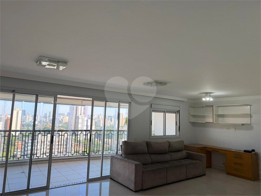 Apto á venda de 118 m de área útil, campo belo 3 suites 2 vagas Aceita e estuda Permuta ( sujeito a avaliação).