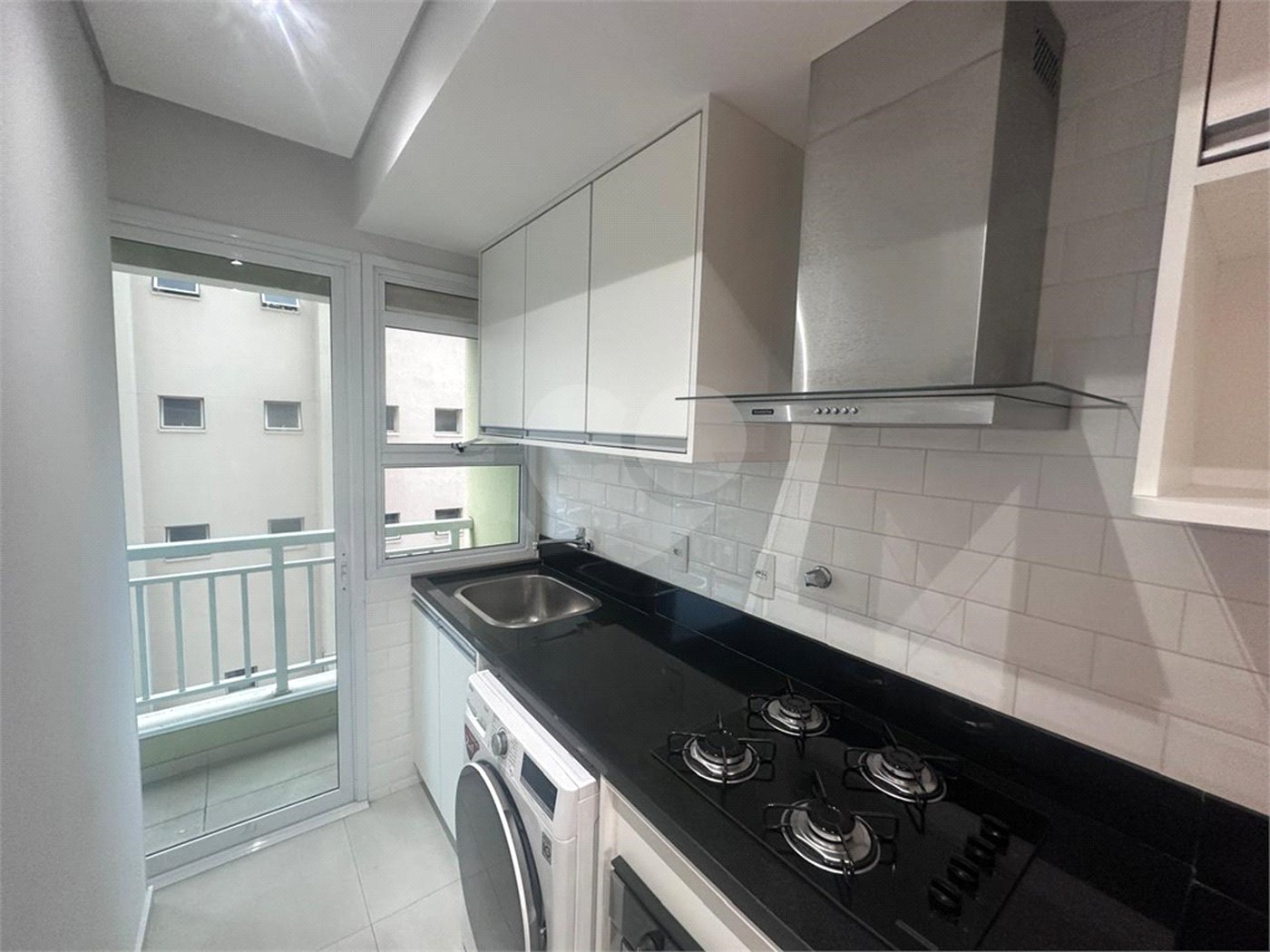 Apartamento decorado de 72 metros,01 suite,02 quartos,01 vaga na Vila Clementino.