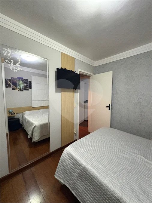 Apartamento reformado e mobiliado no Residência América - Venda - Parque Maria Domitila