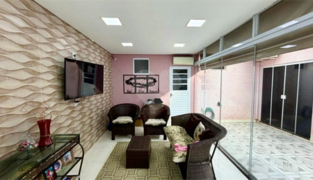 Casa à venda com 3 quartos, sendo 1 suíte, em Parque Fehr, São Carlos, SP
